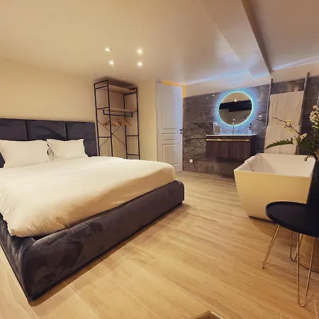 Beau F2 Centre * Ajaccio (Corsica)