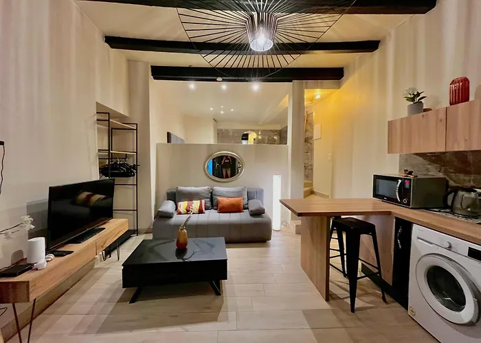 Beau F2 Centre Apartment *